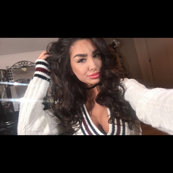 YOUR POSHER 💁🏻 - Picture 3 of 8